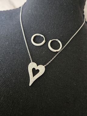 Shy Creation Diamond Heart Necklace & Earring Set